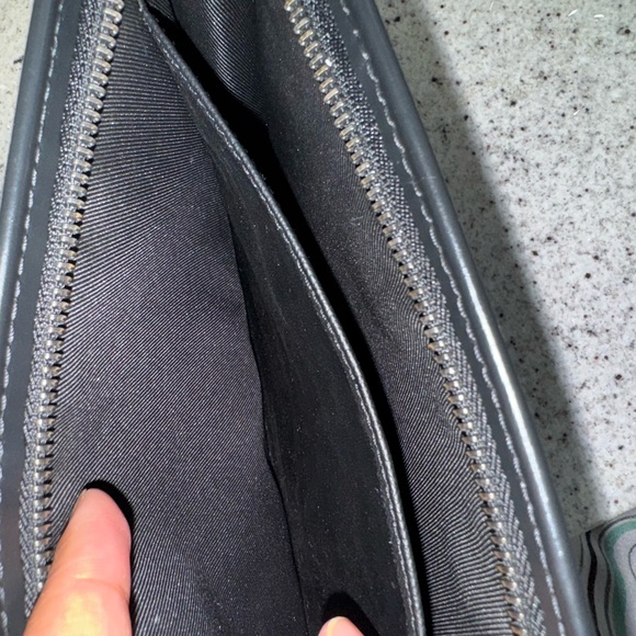 Louis Vuitton Black Pochette Monogram Men's Bag - Picture 9 of 9